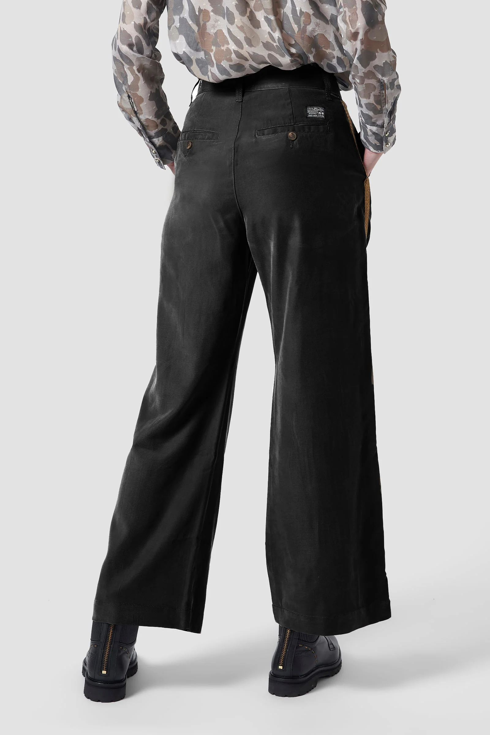 Chinohose aus Stretch-Viskose - Image 4