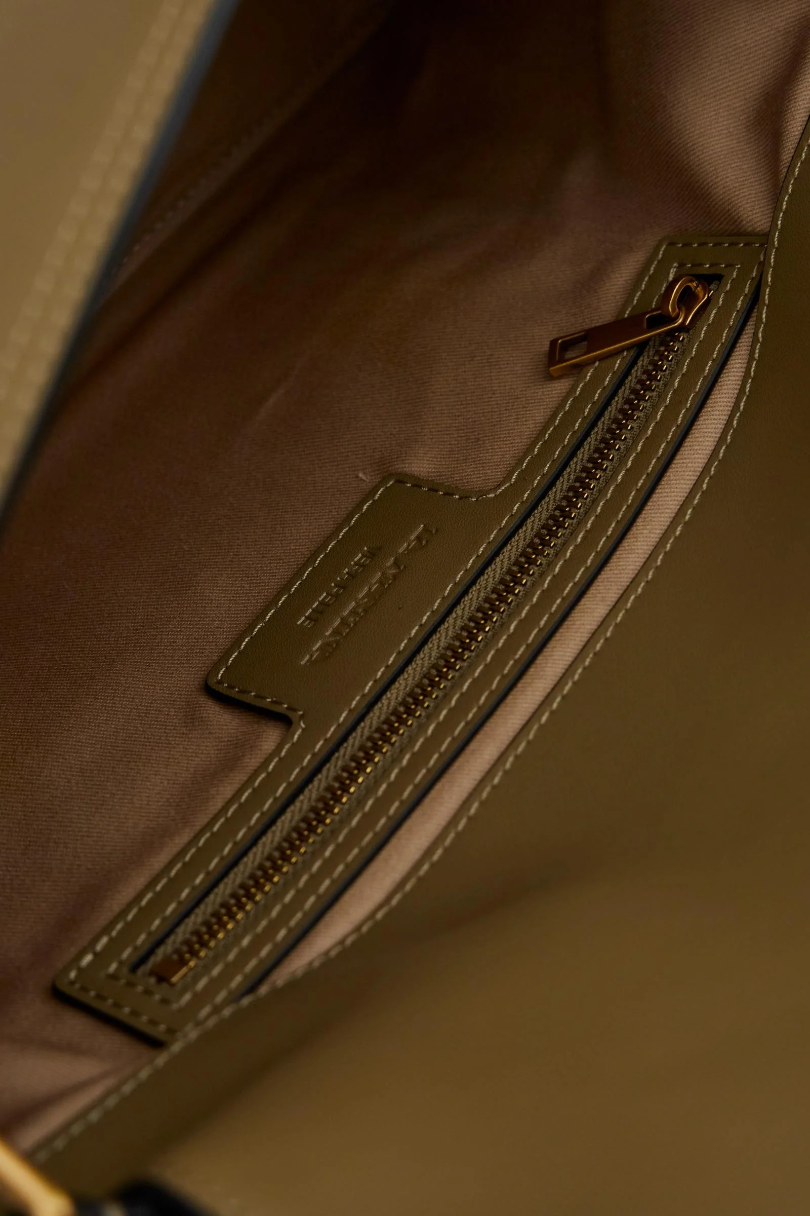 Handtasche mit Schulterriemen aus Leder - Selva - Image 4