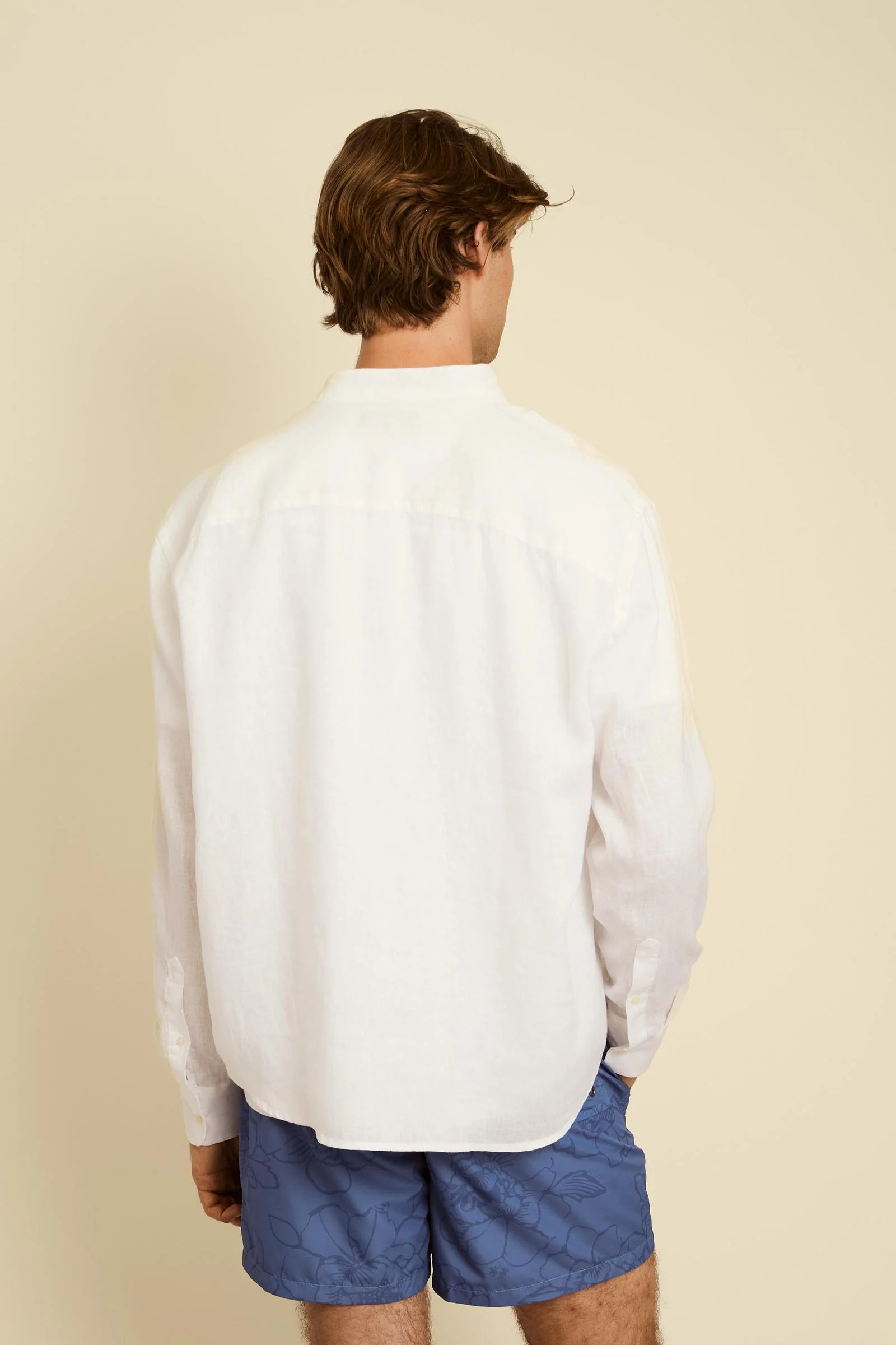 Herren Hemd mit Stehkragen aus stückgefärbtem Leinen - Yasr - Image 4