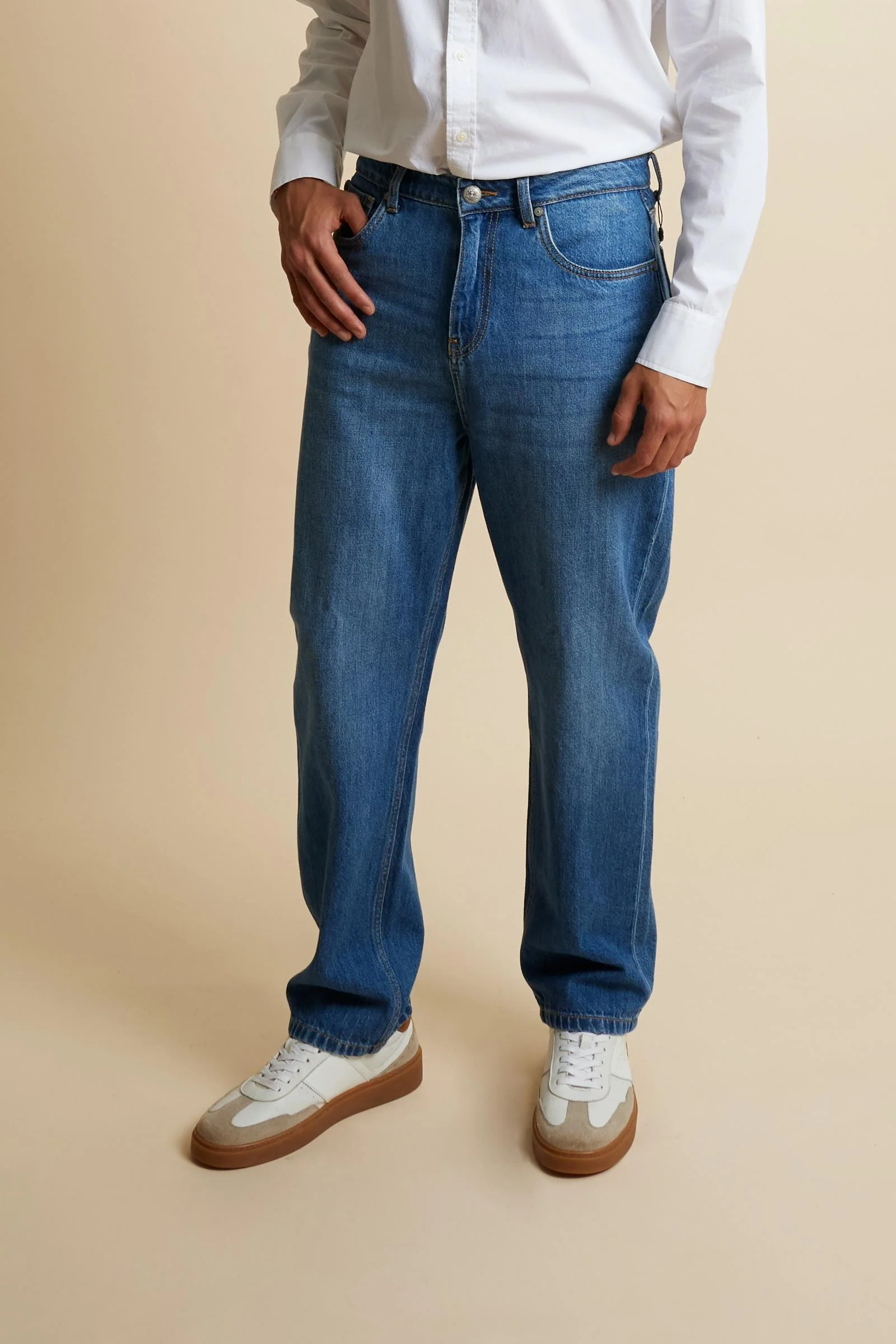 Herrenjeans aus Denim in mittlerer Waschung Regular Fit aus Baumwolle – Carl