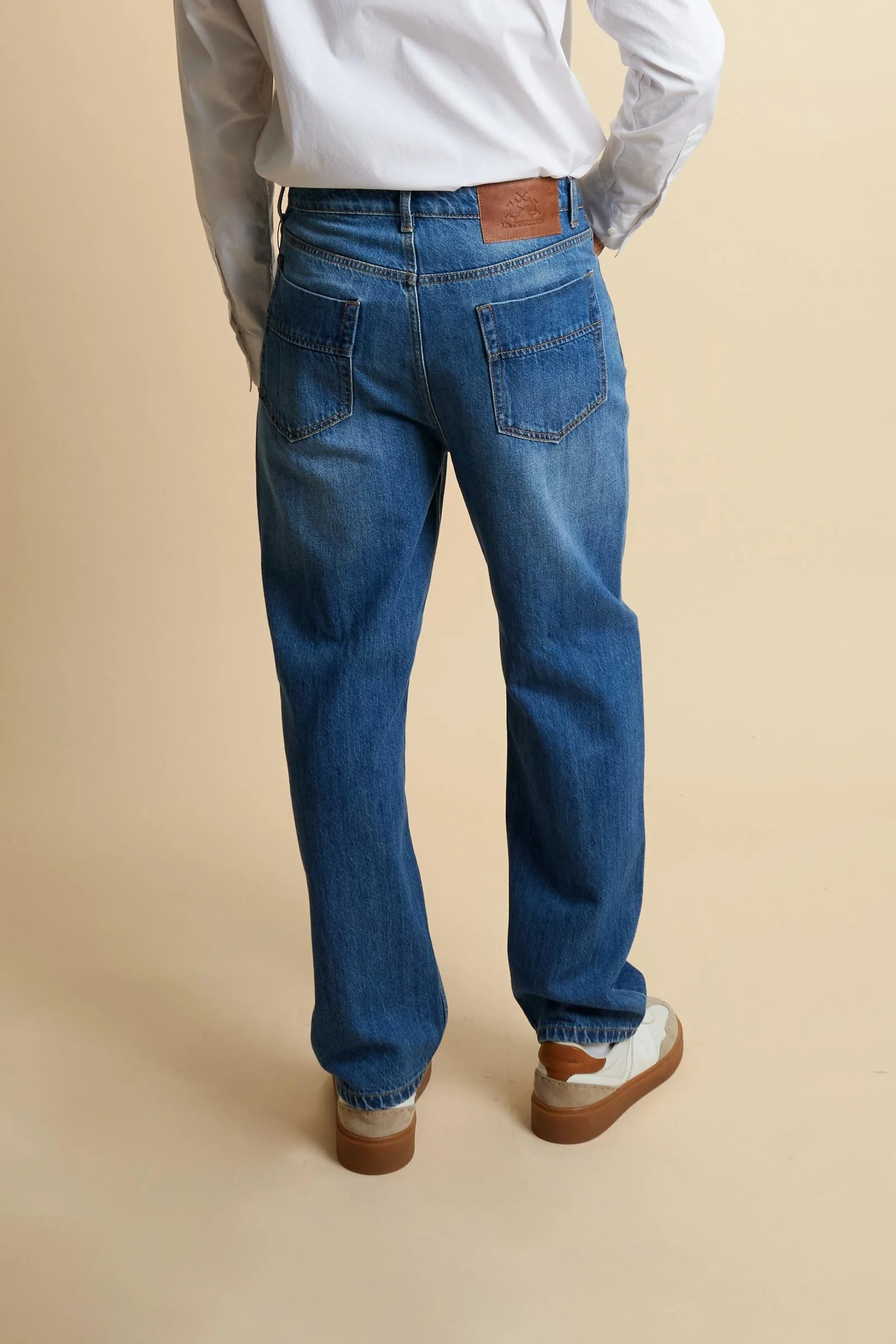 Herrenjeans aus Denim in mittlerer Waschung Regular Fit aus Baumwolle – Carl - Image 4