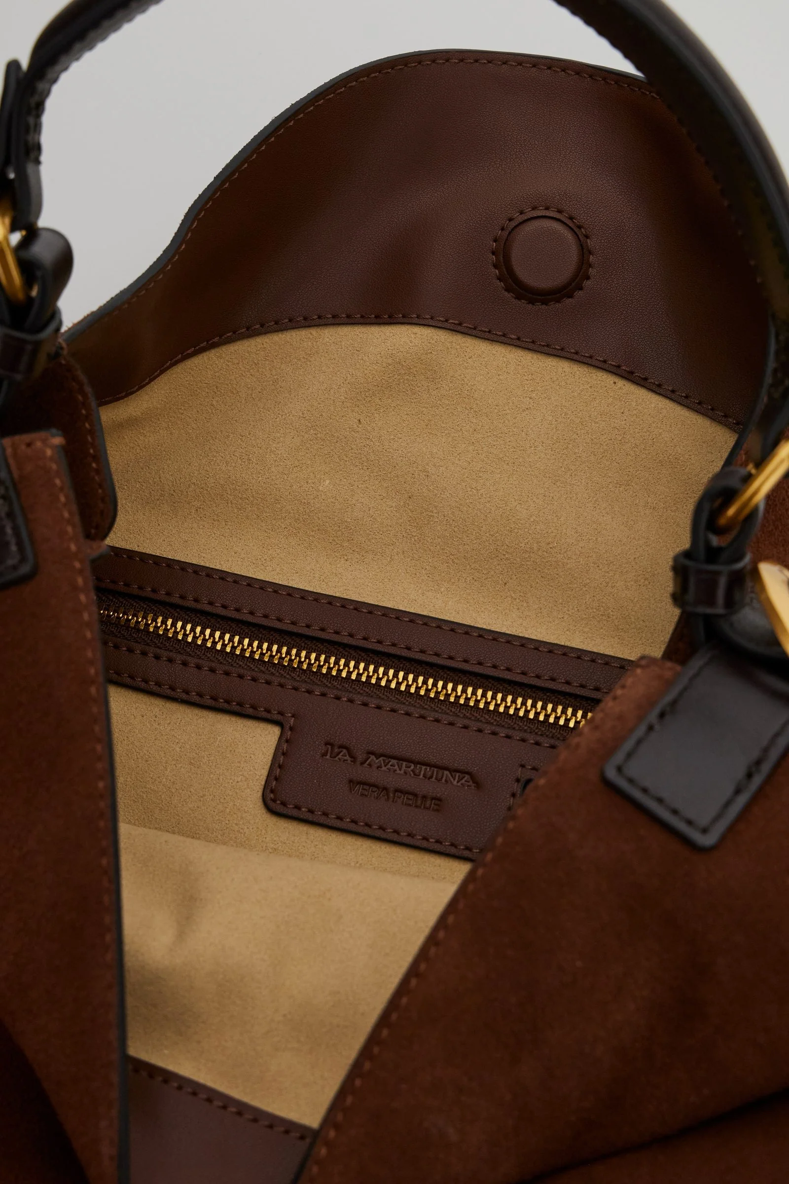 Hobo-Bag aus Veloursleder mit Lederdetails - Luna Hobo - Image 4