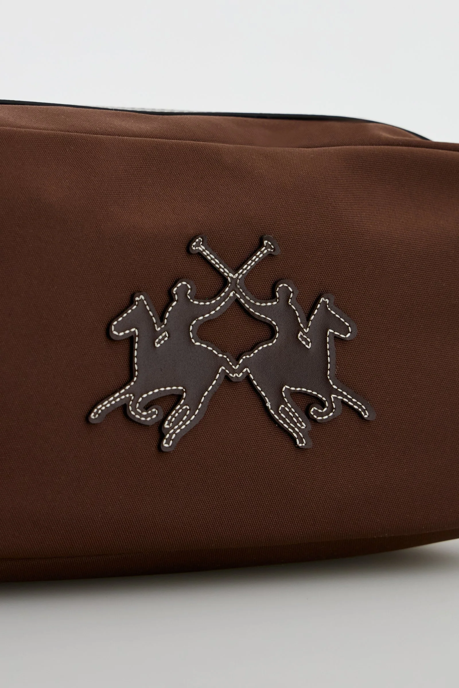 Reiseetui aus technischem Canvas mit Maxi-Logo – Andean Travel Case - Image 6