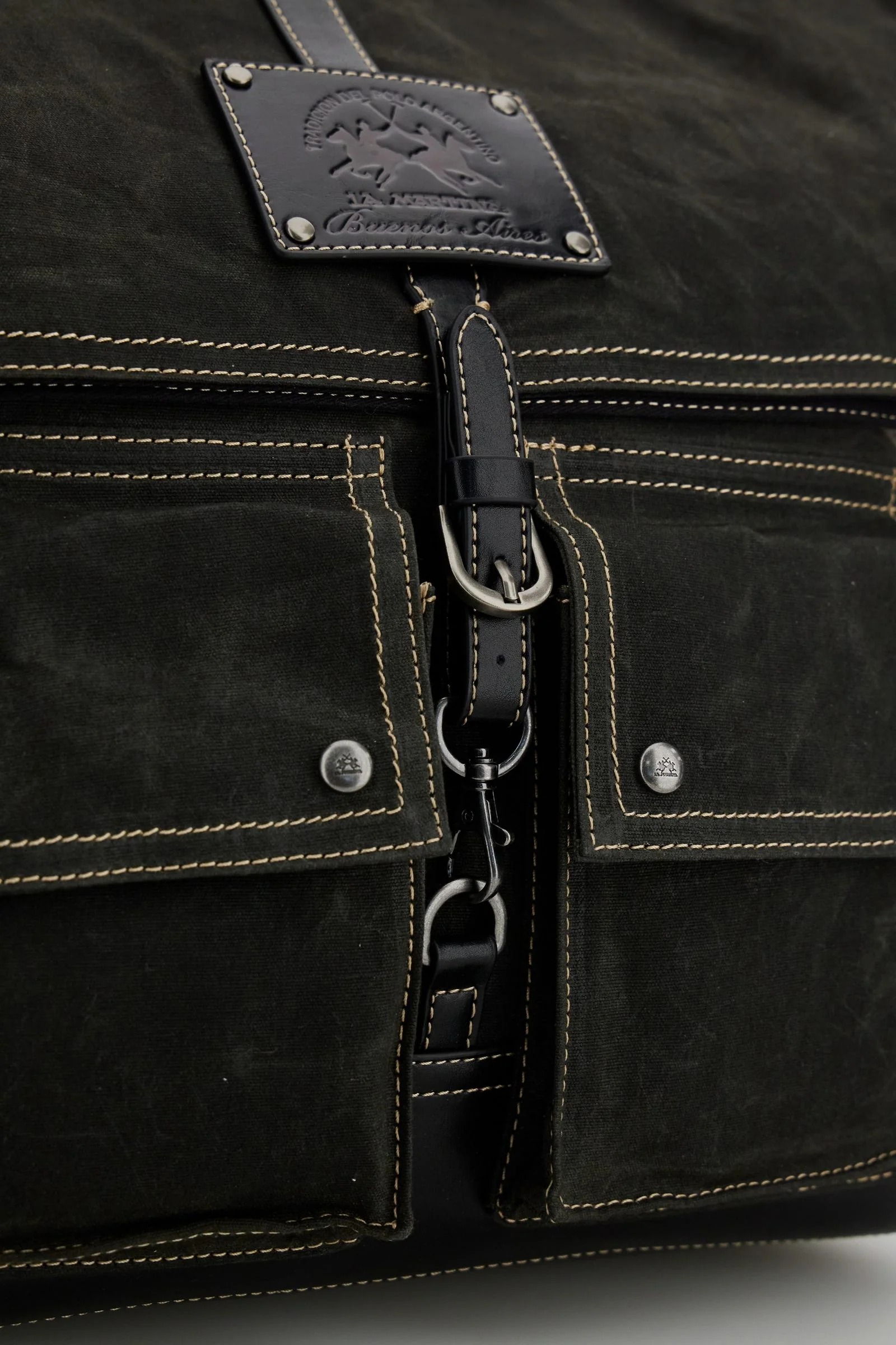 Rucksack mit aufgesetzten Taschen aus gewachstem Canvas - Buenos Aires - Image 6