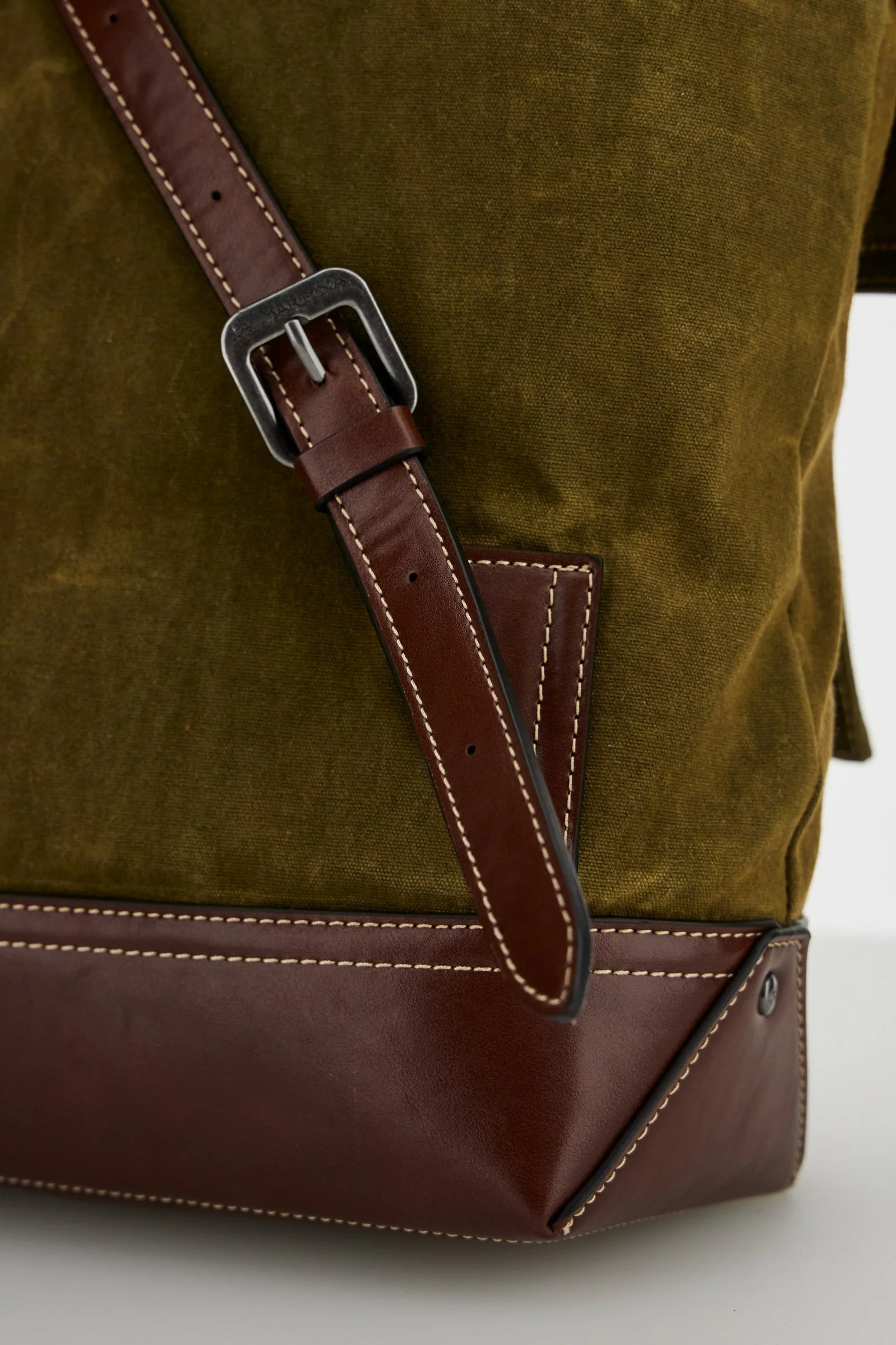 Rucksack mit aufgesetzten Taschen aus gewachstem Canvas - Buenos Aires - Image 5