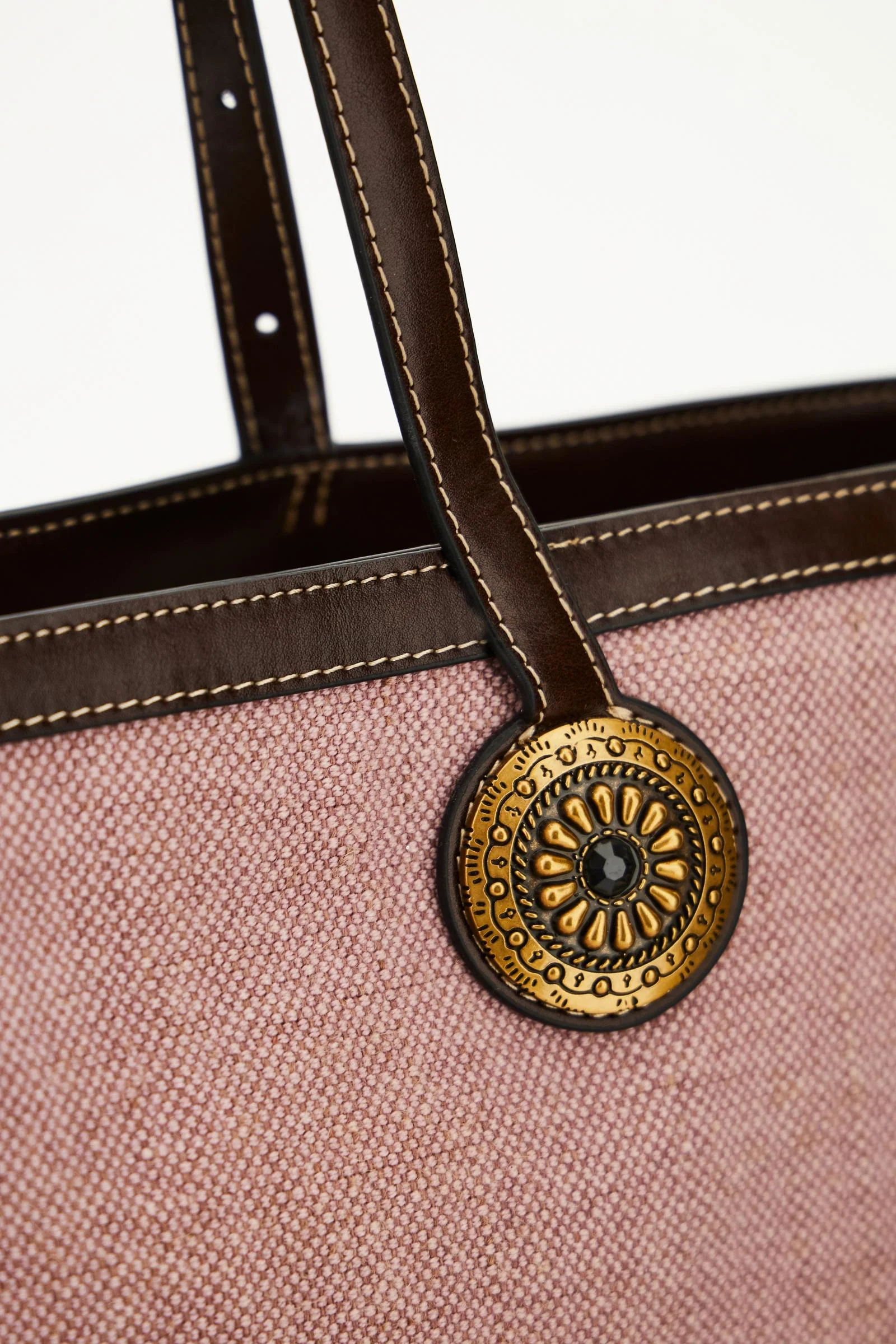 Shopping-Tasche aus Canvas in Leinenoptik mit goldenen Blumen-Nieten – Gaucho Shopping Bag - Image 5